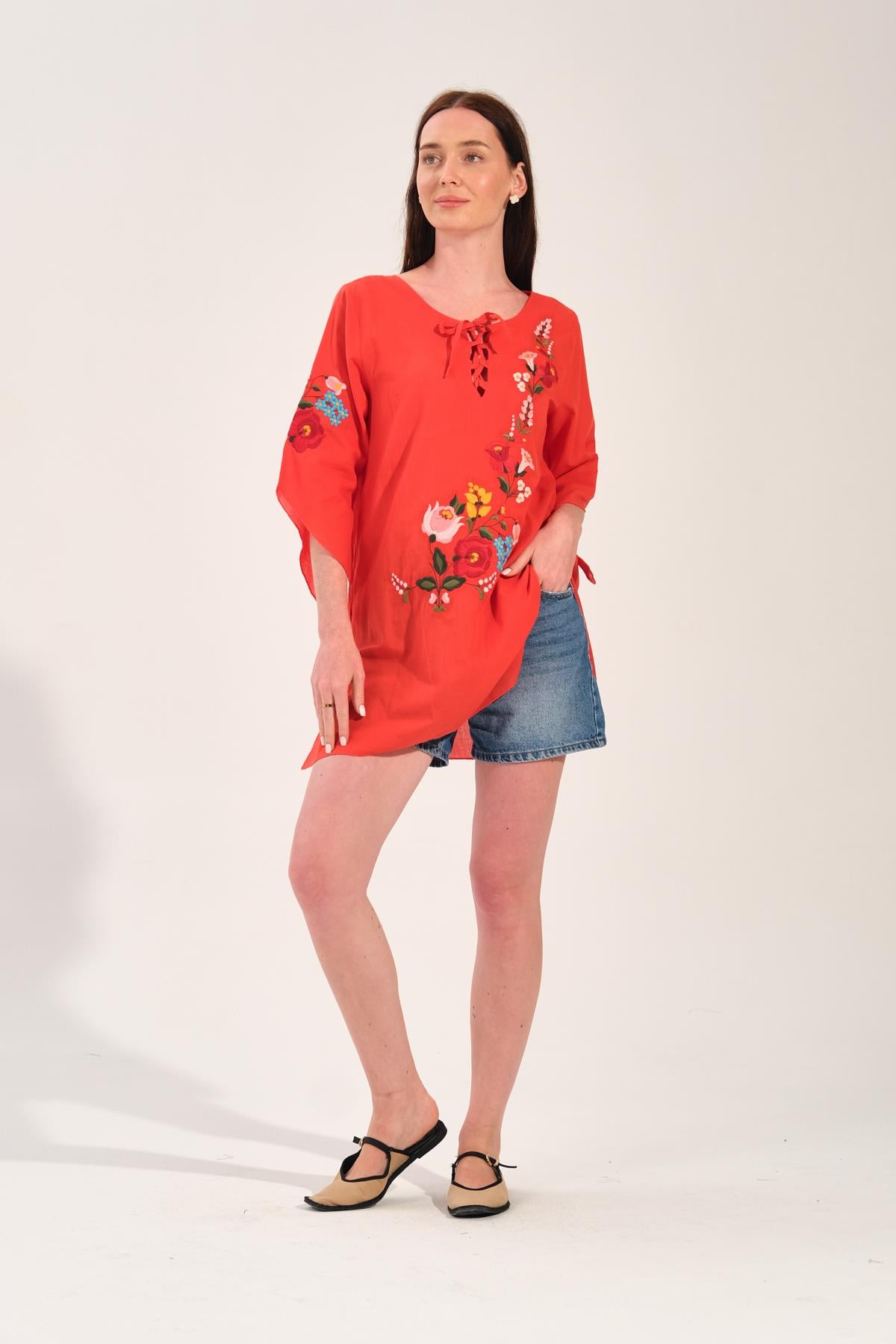 Kırmızı Çiçek Nakışlı Kimono Tunik