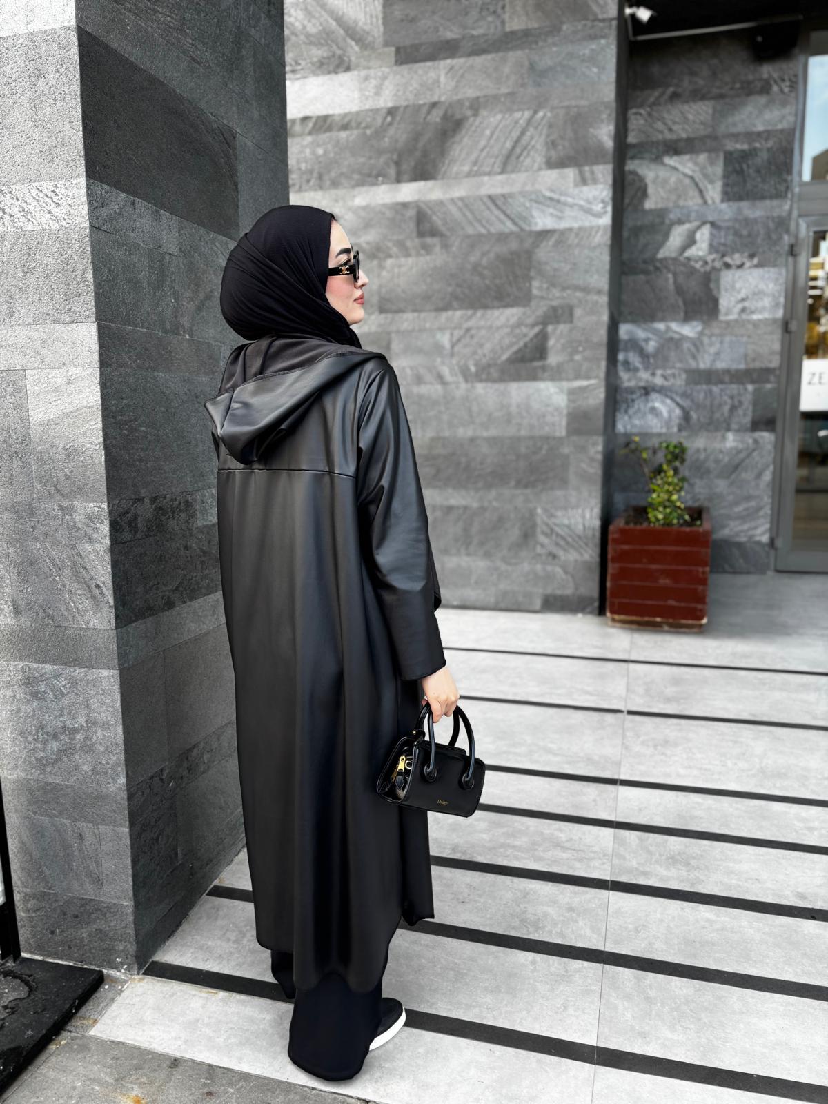 Dökümlü Uzun Deri Ceket