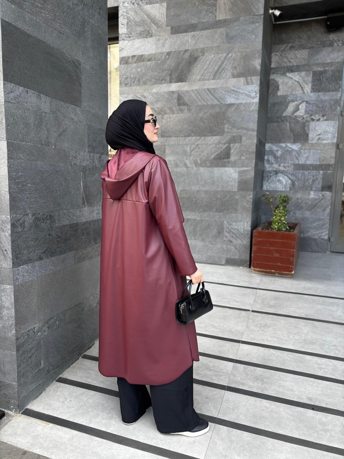 Dökümlü Uzun Deri Ceket